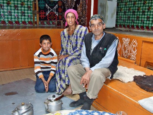 Na cestě z Chorogu do Iškašimu, návštěva u Pamírců (5)